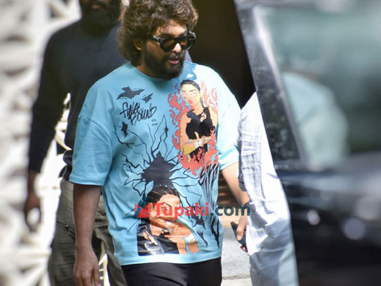 Allu Arjun papped post meeting in Hyderabad